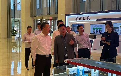 张文董事长拜访湖北交投集团2.jpg 张文董事长拜访湖北交投集团2.jpg